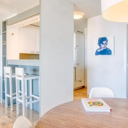 شقة Stunning Seaview With Parking *