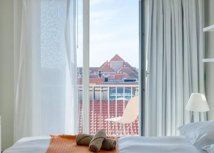 Stunning Seaview With Parking Apartment *