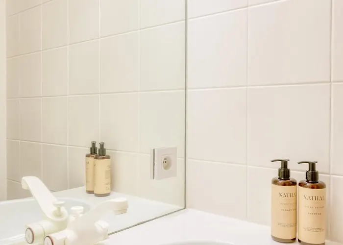 Stunning Seaview With Parking Apartment *